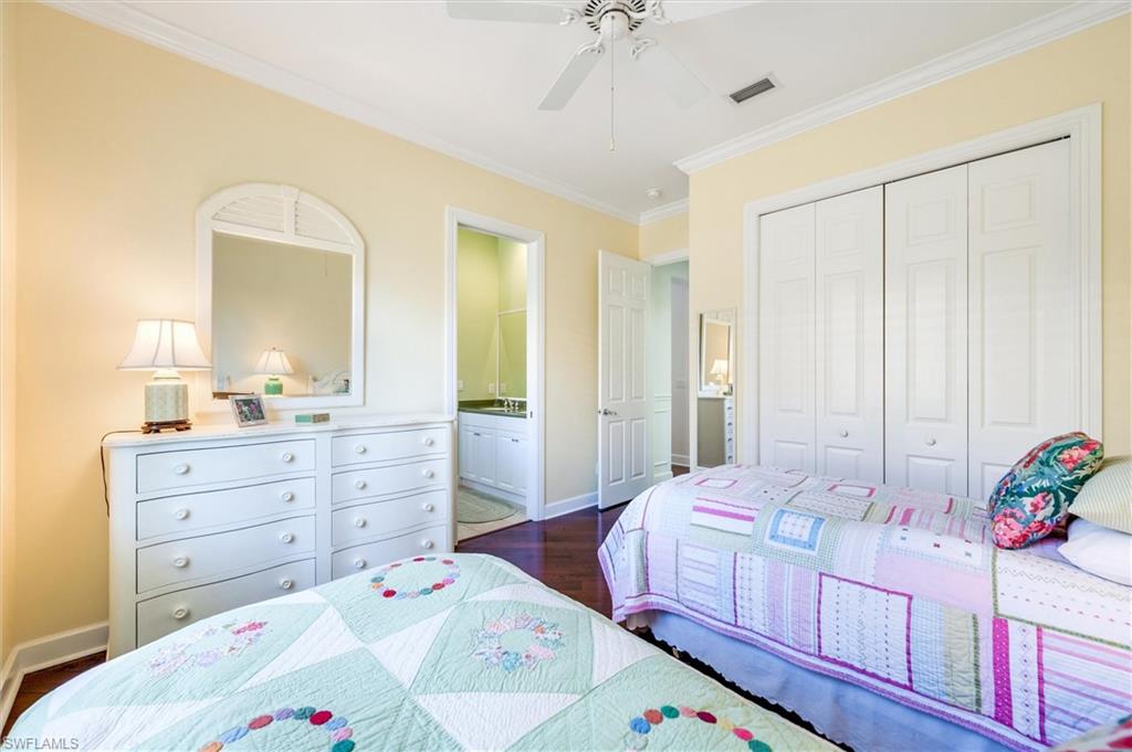 4884 Rustic Oaks CIR