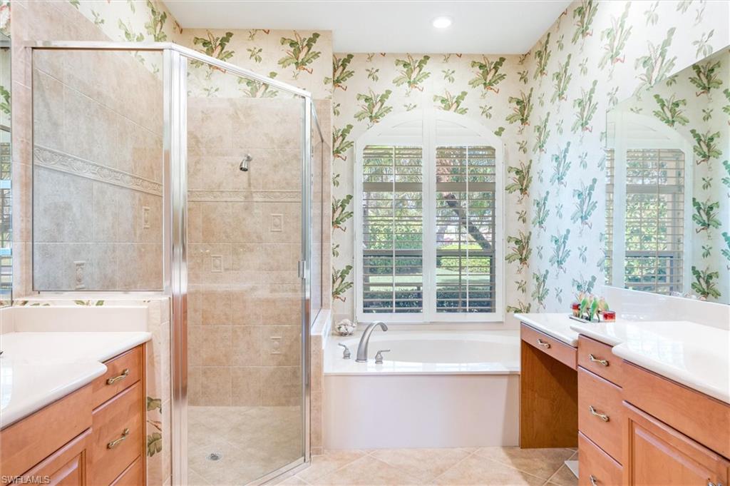 4884 Rustic Oaks CIR