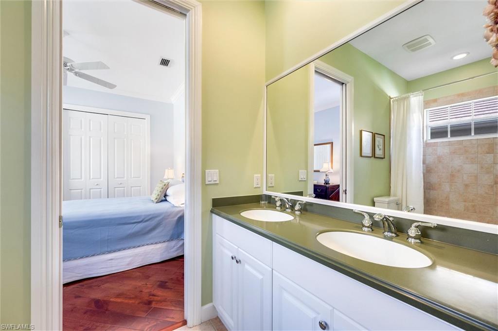 4884 Rustic Oaks CIR