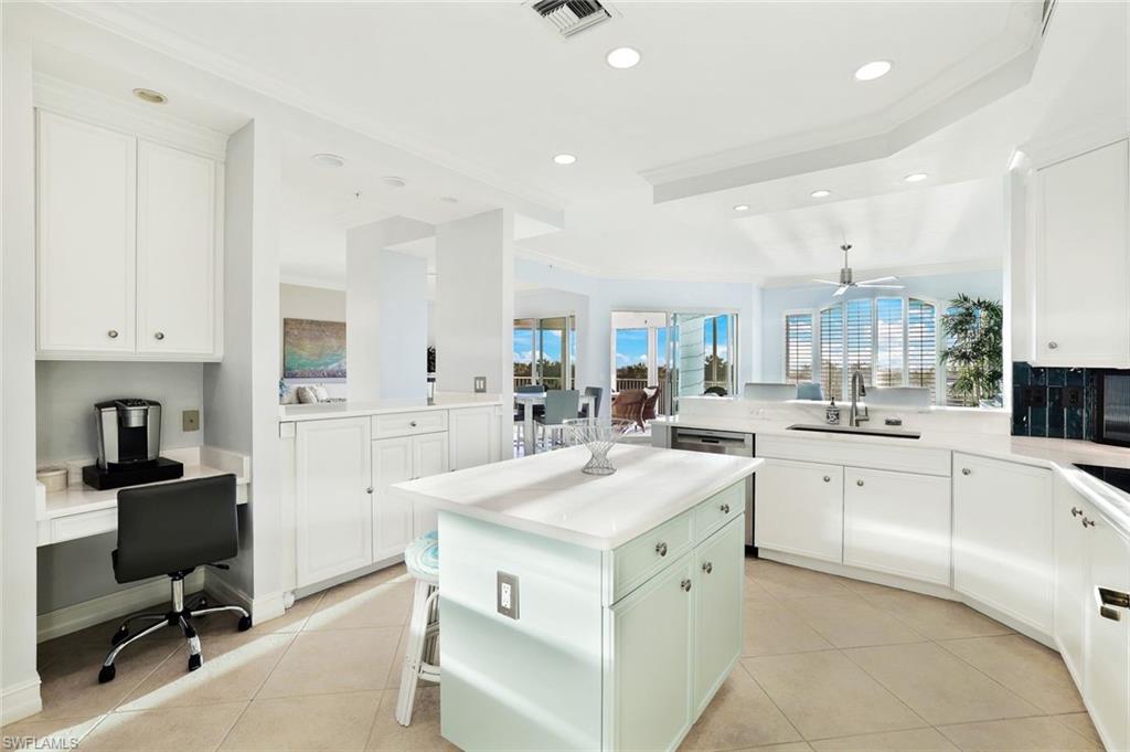 4811 Island Pond CT # 302