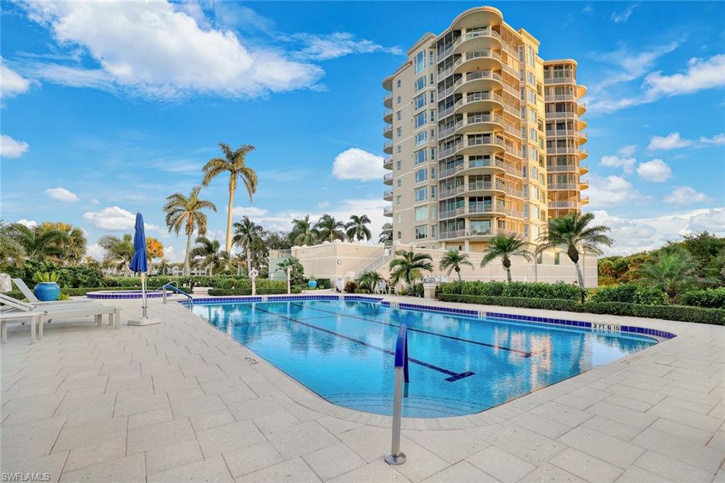 4811 Island Pond CT # 302