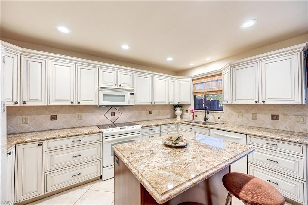 185 Lake Point LN # 8B