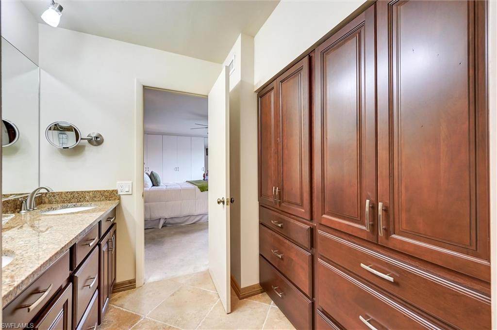 185 Lake Point LN # 8B