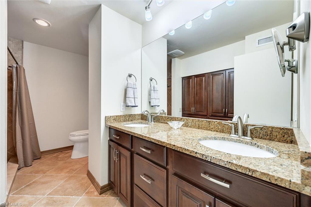 185 Lake Point LN # 8B