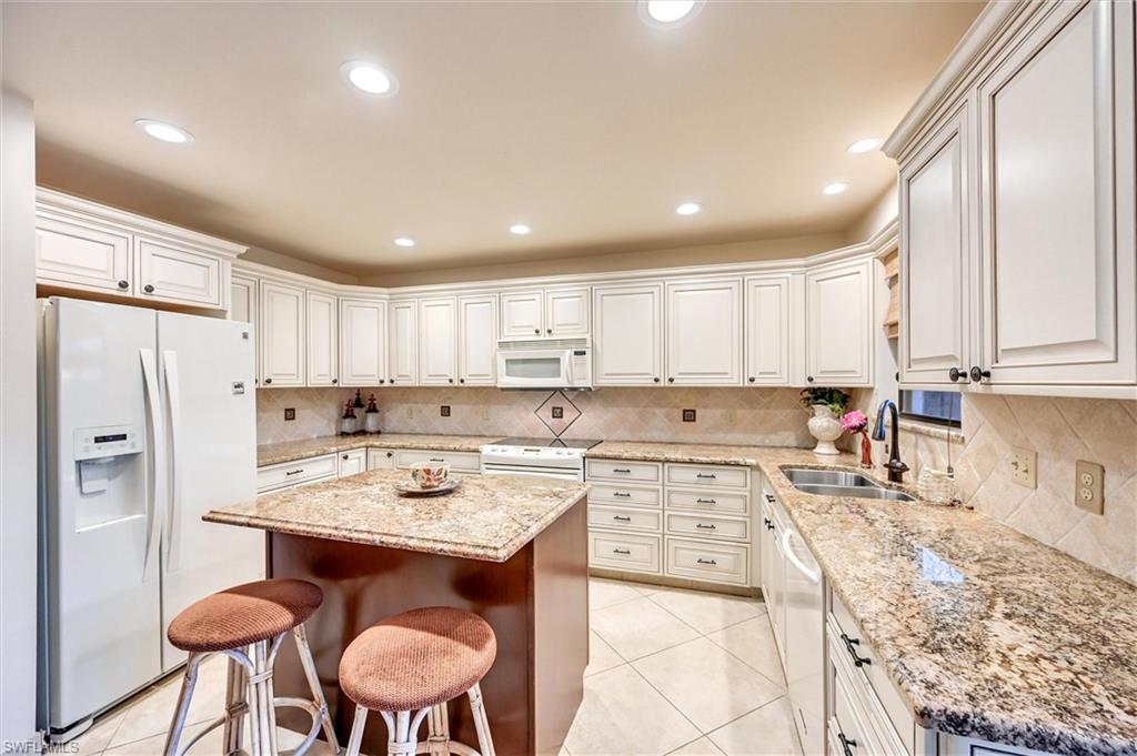 185 Lake Point LN # 8B