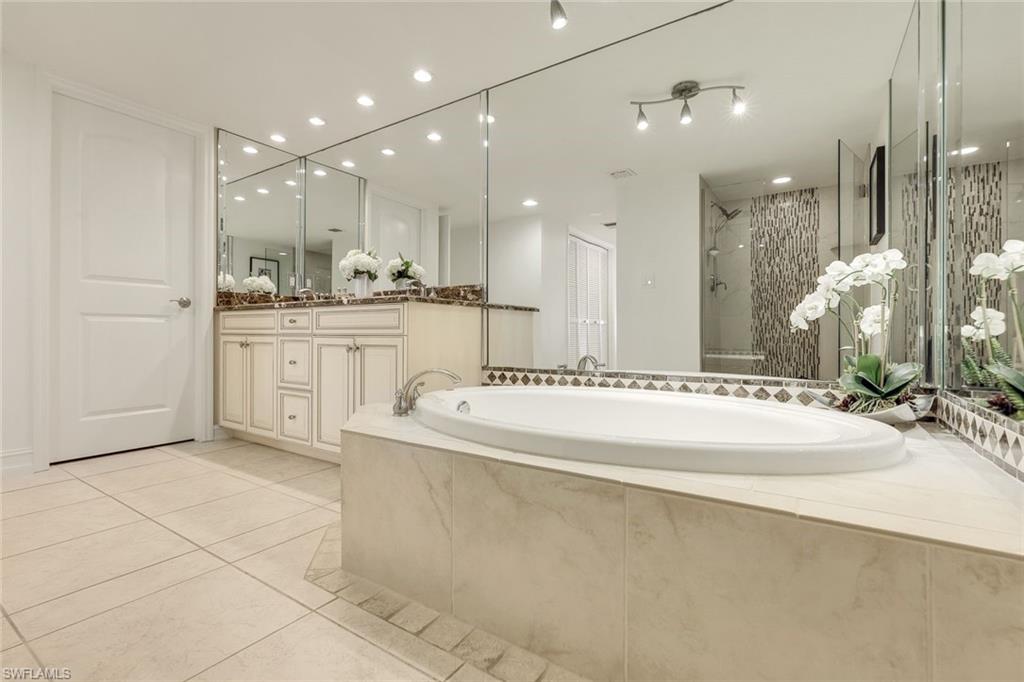 4451 Gulf Shore BLVD N # 406