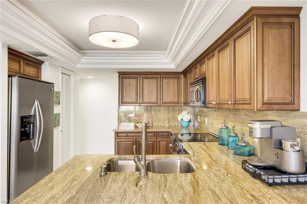 4451 Gulf Shore BLVD N # 406