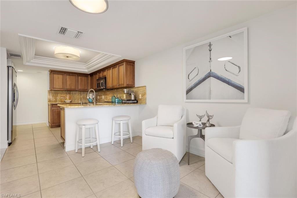 4451 Gulf Shore BLVD N # 406