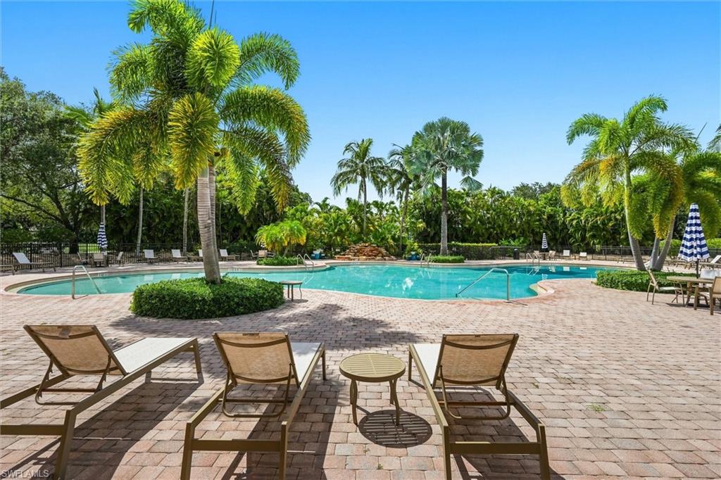 1892 PAR DR
