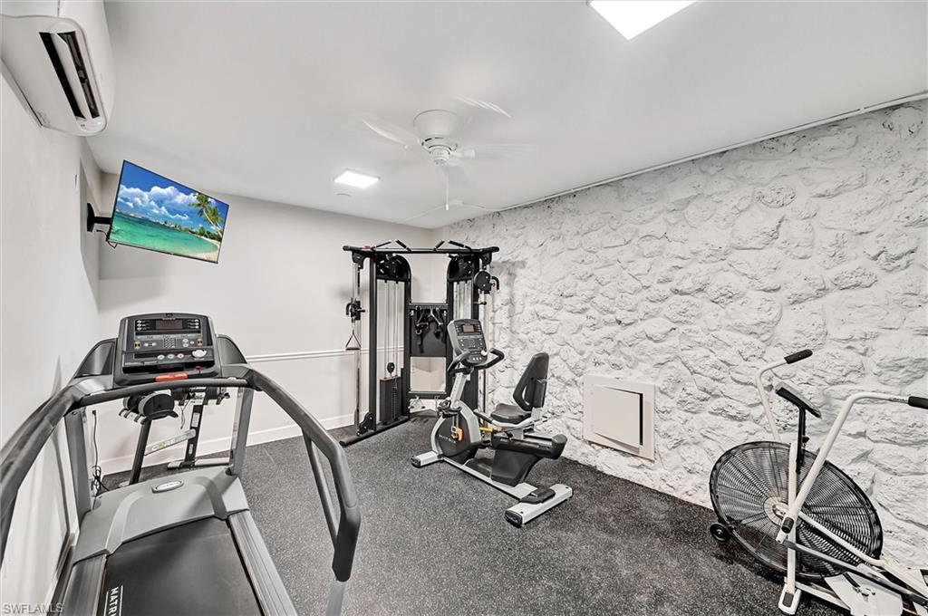 2150 GULF SHORE BLVD N 703