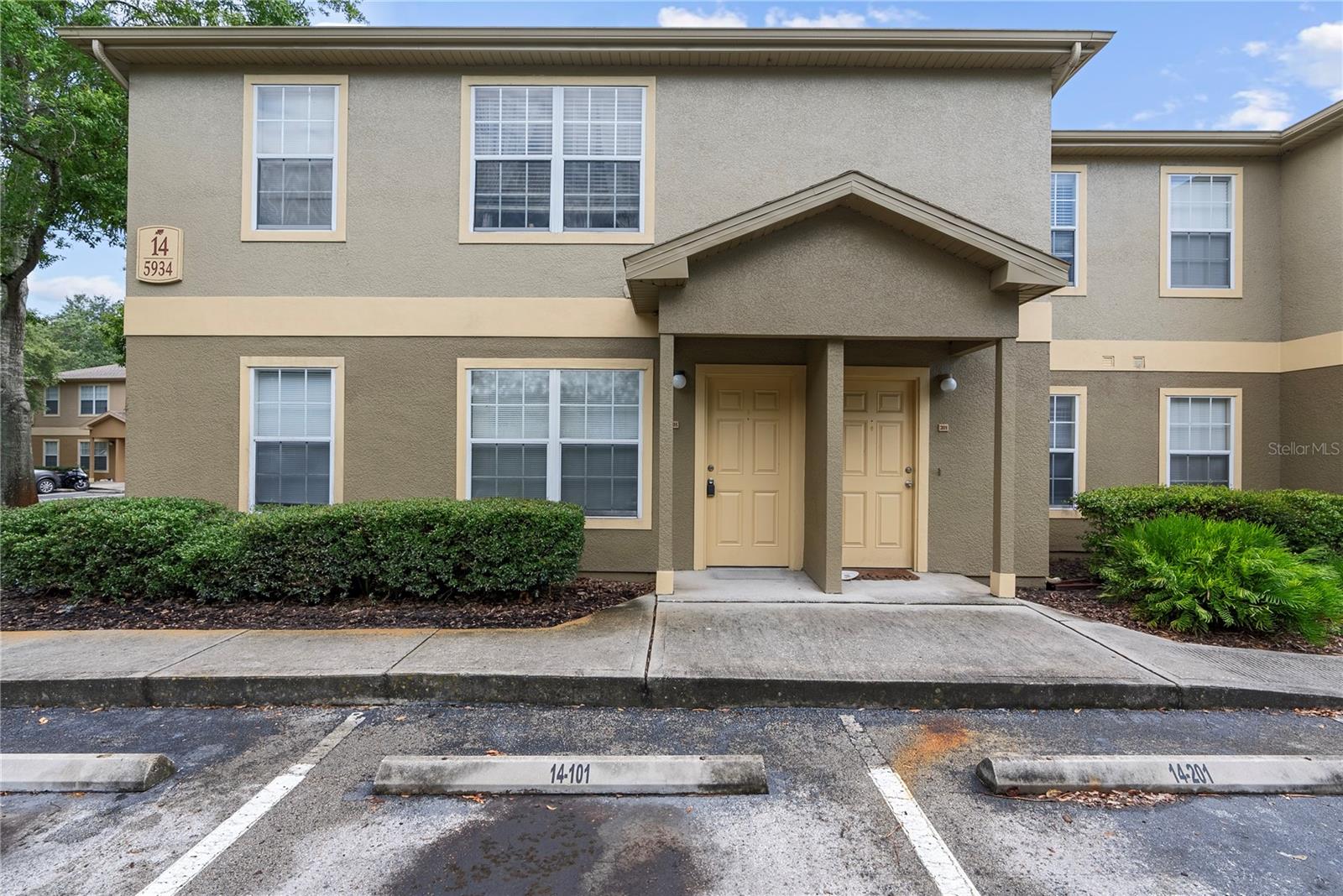 5934 BRICKLEBERRY LN #101