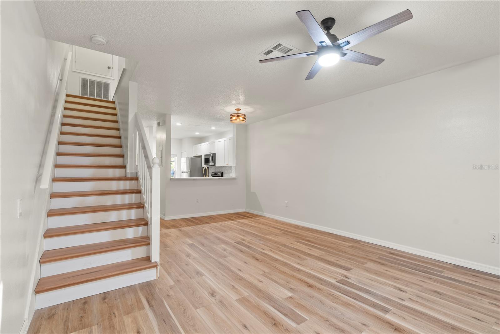 8629 HUNTERS KEY CIR