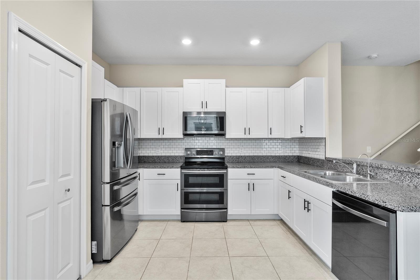 7230 SWEET ALYSSUM CT