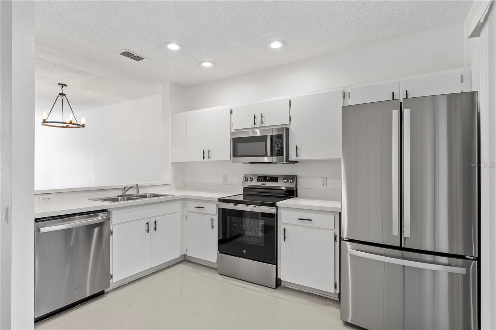 8646 HUNTERS KEY CIR