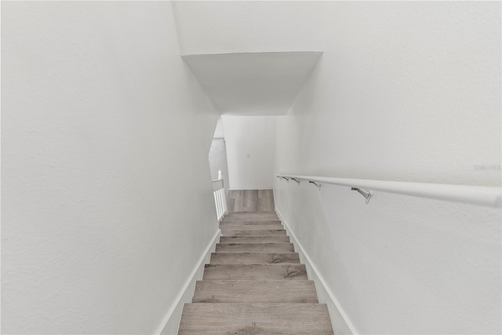 8646 HUNTERS KEY CIR