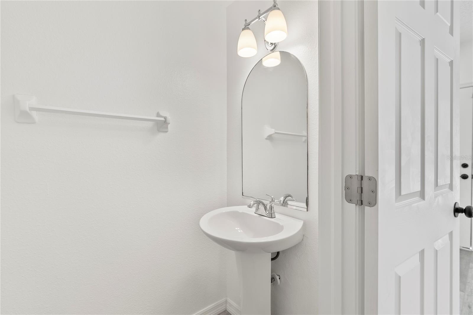 8646 HUNTERS KEY CIR