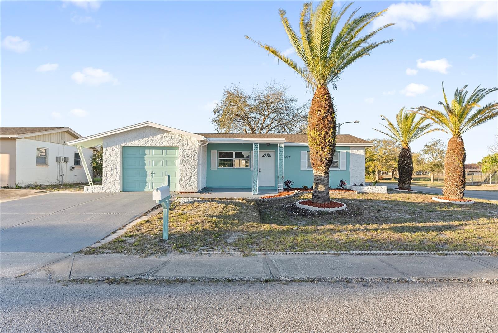 8253 SAYBROOK DR