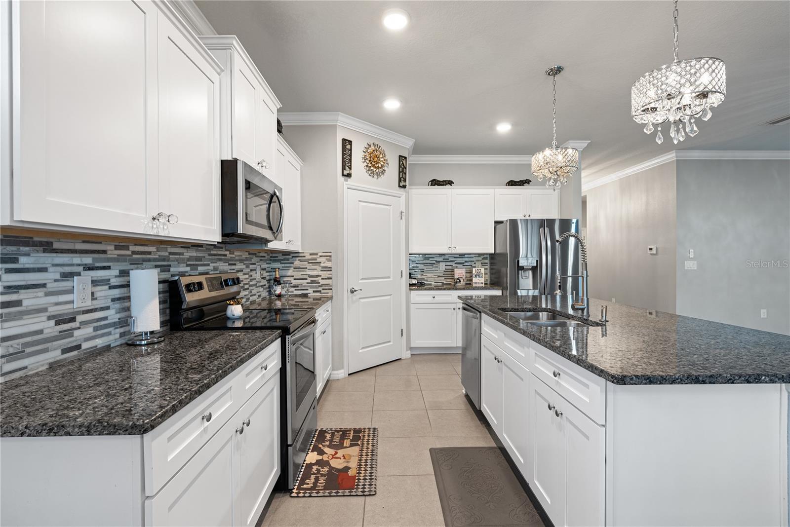 1092 PIPESTONE PL