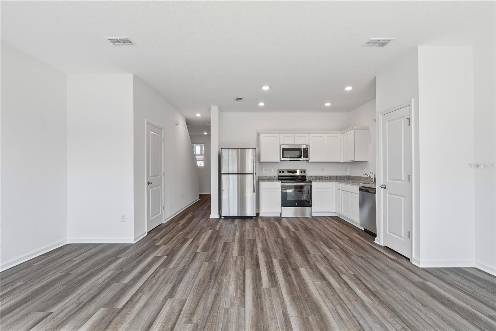 6159 CALLE OCHOA ST