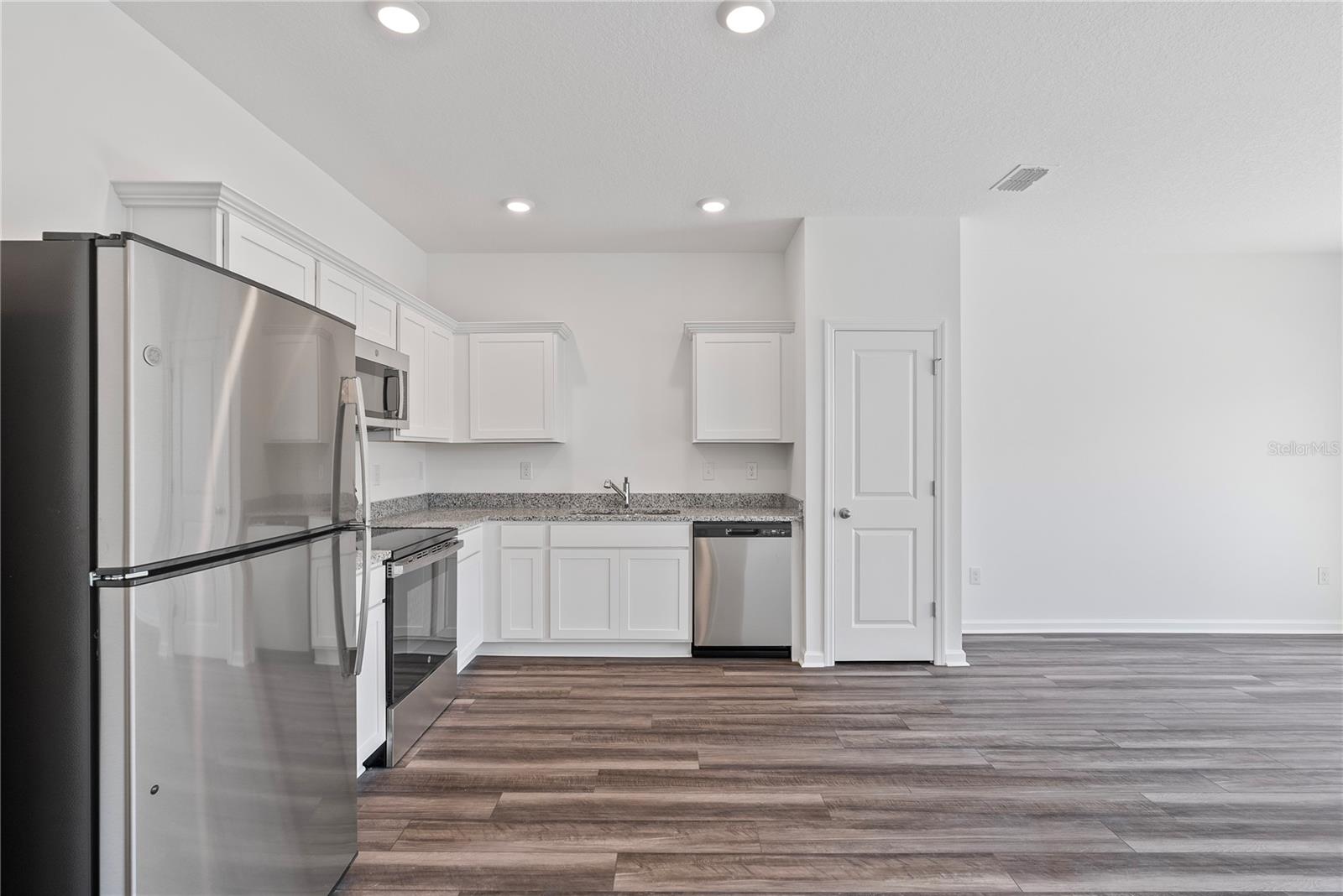 6159 CALLE OCHOA ST
