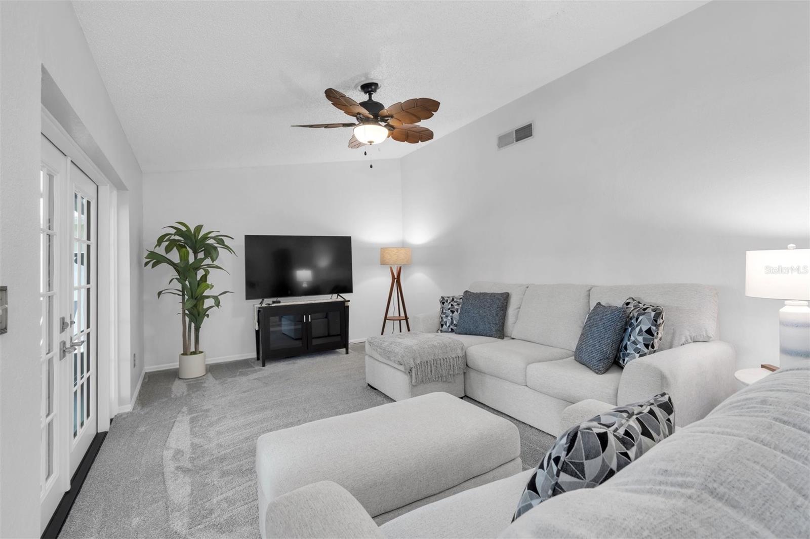 1428 CHESTERFIELD DR