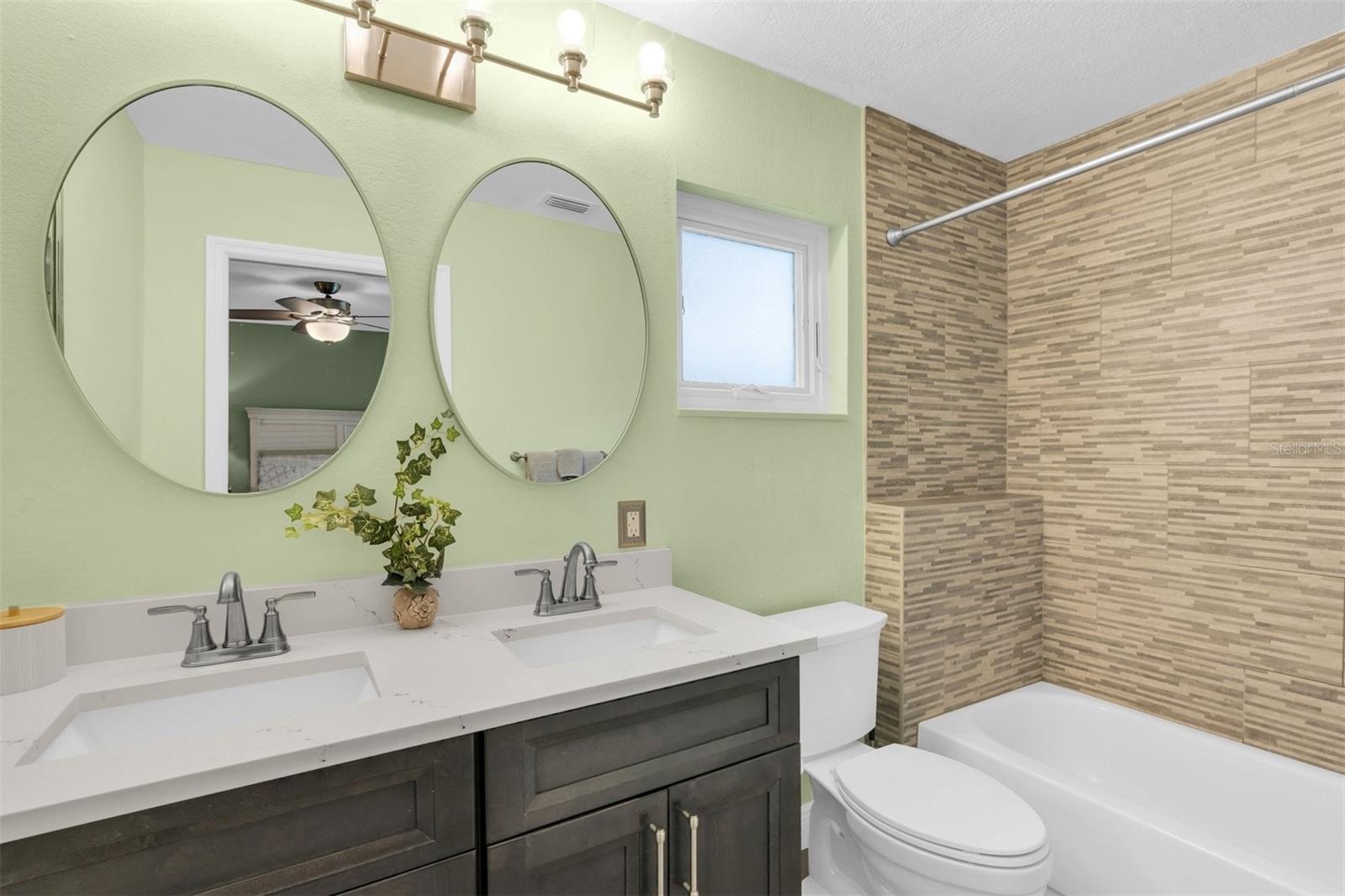 1428 CHESTERFIELD DR