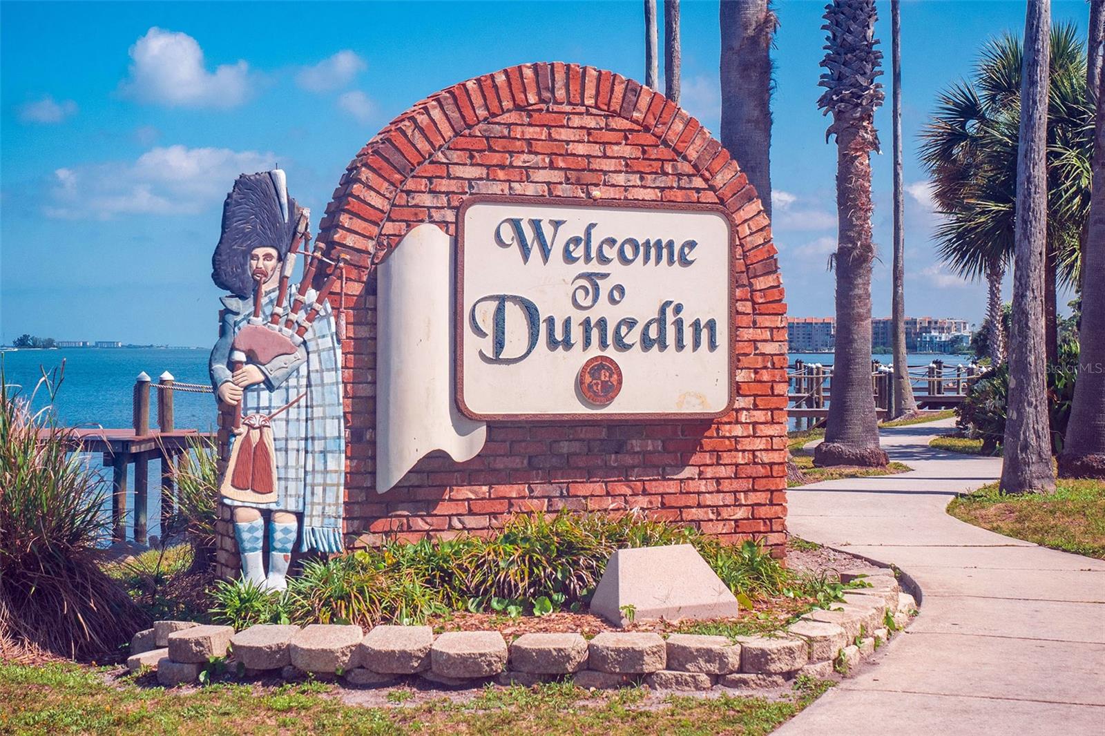 1428 CHESTERFIELD DR