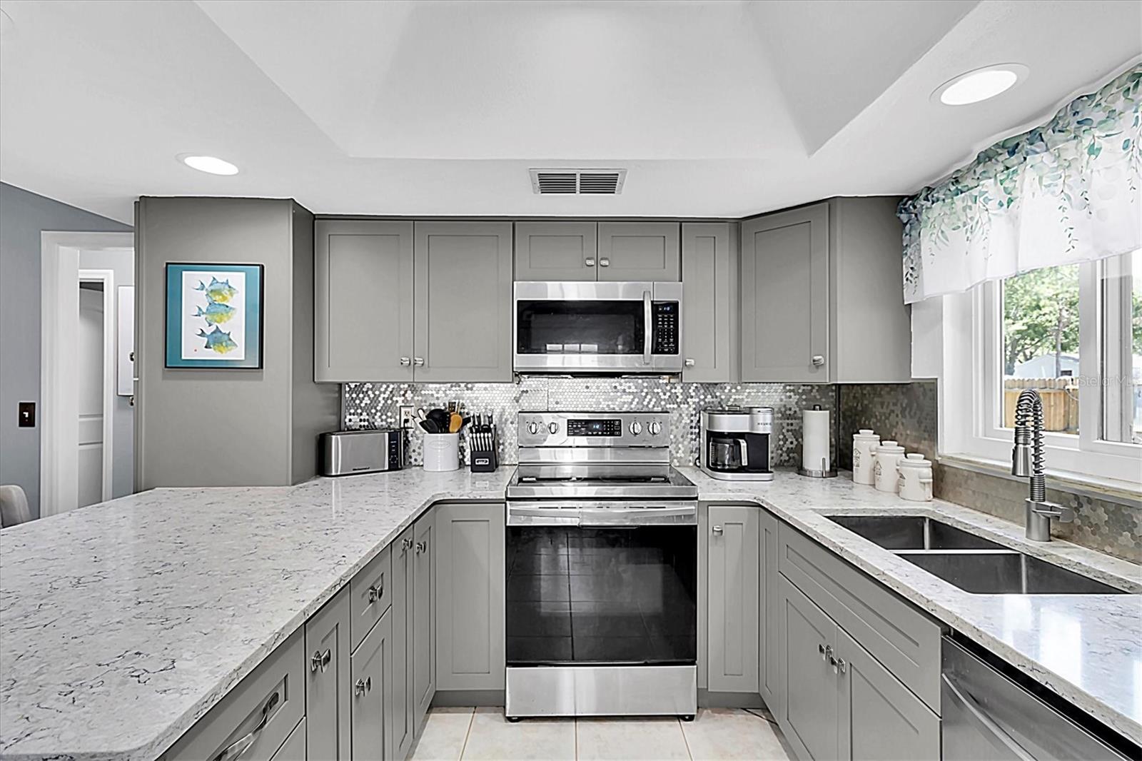 1428 CHESTERFIELD DR