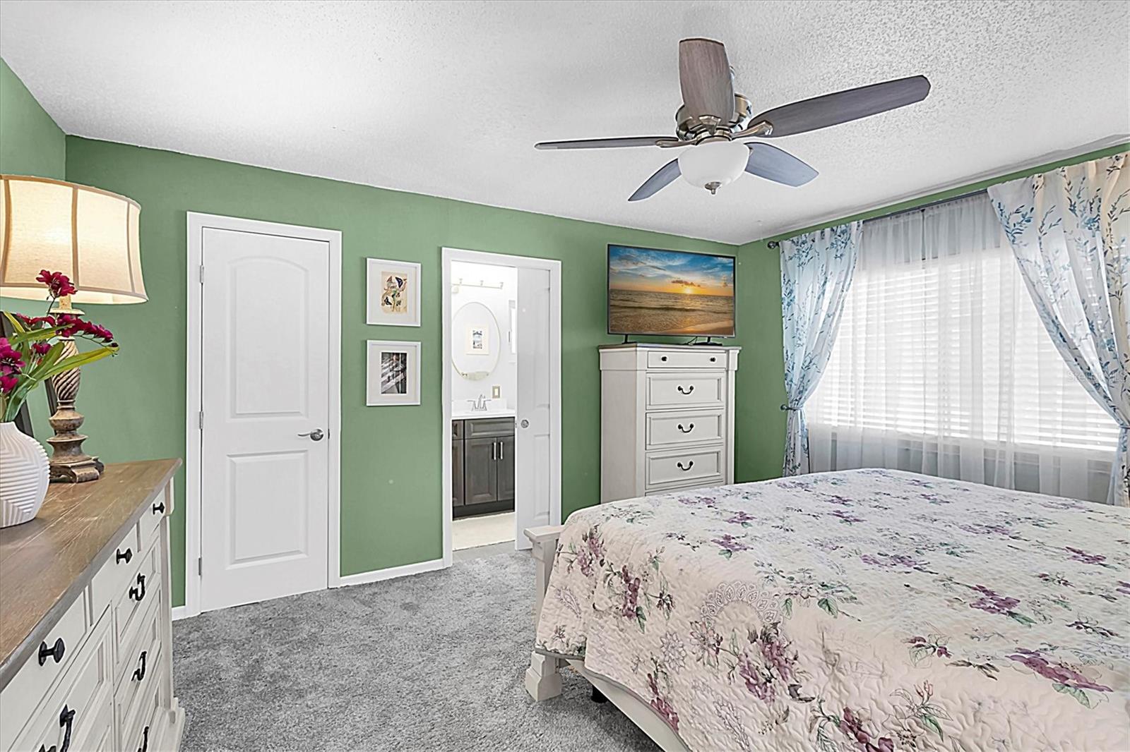 1428 CHESTERFIELD DR