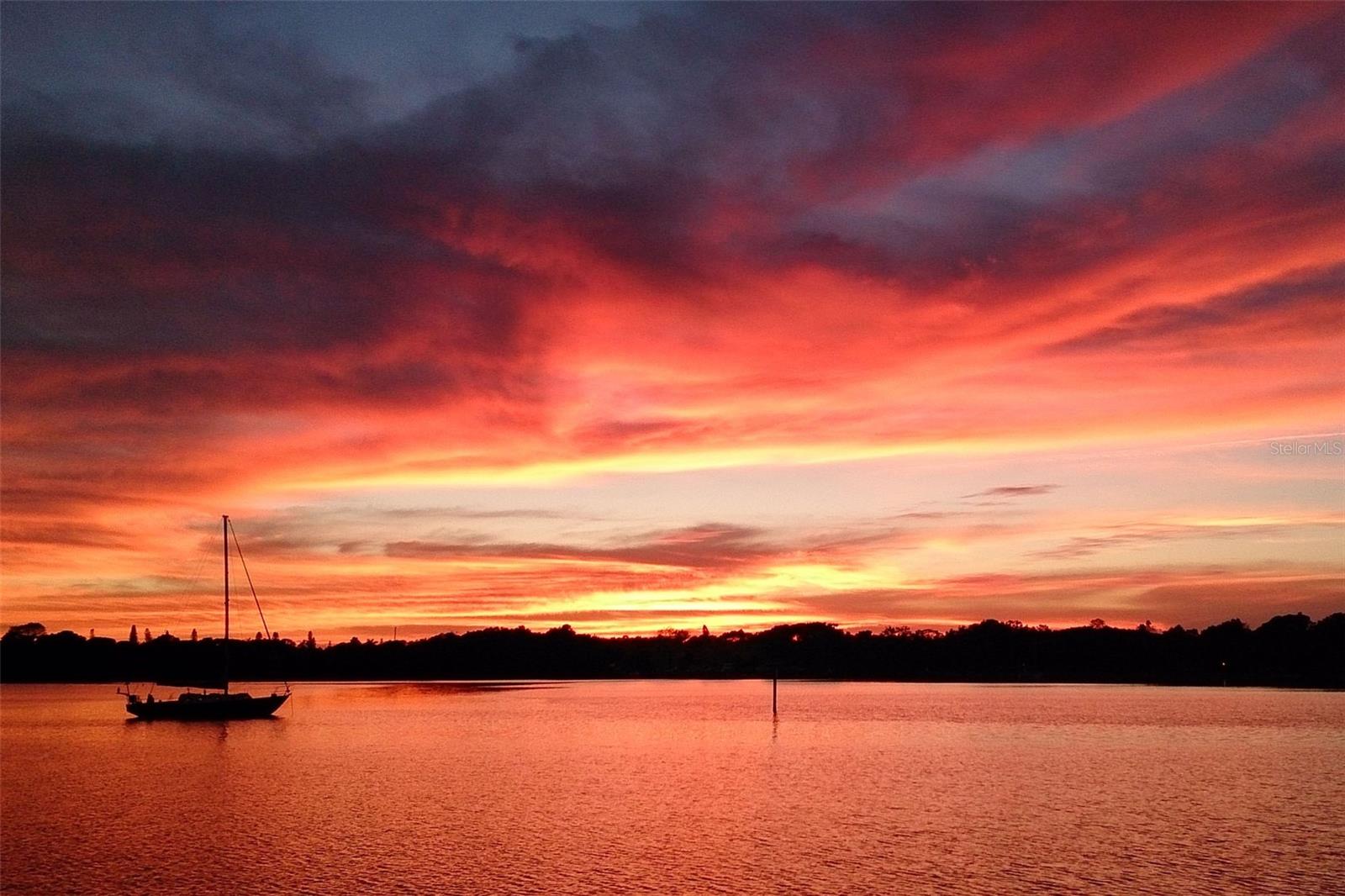 1428 CHESTERFIELD DR