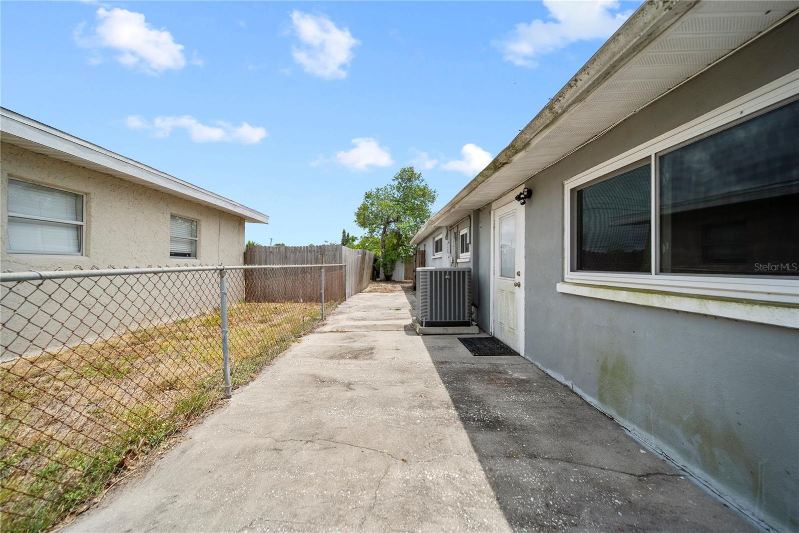 10602 CAMELIA DR