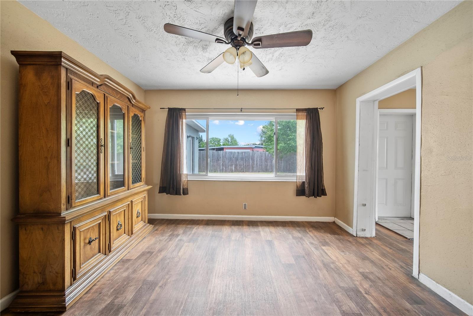 10602 CAMELIA DR
