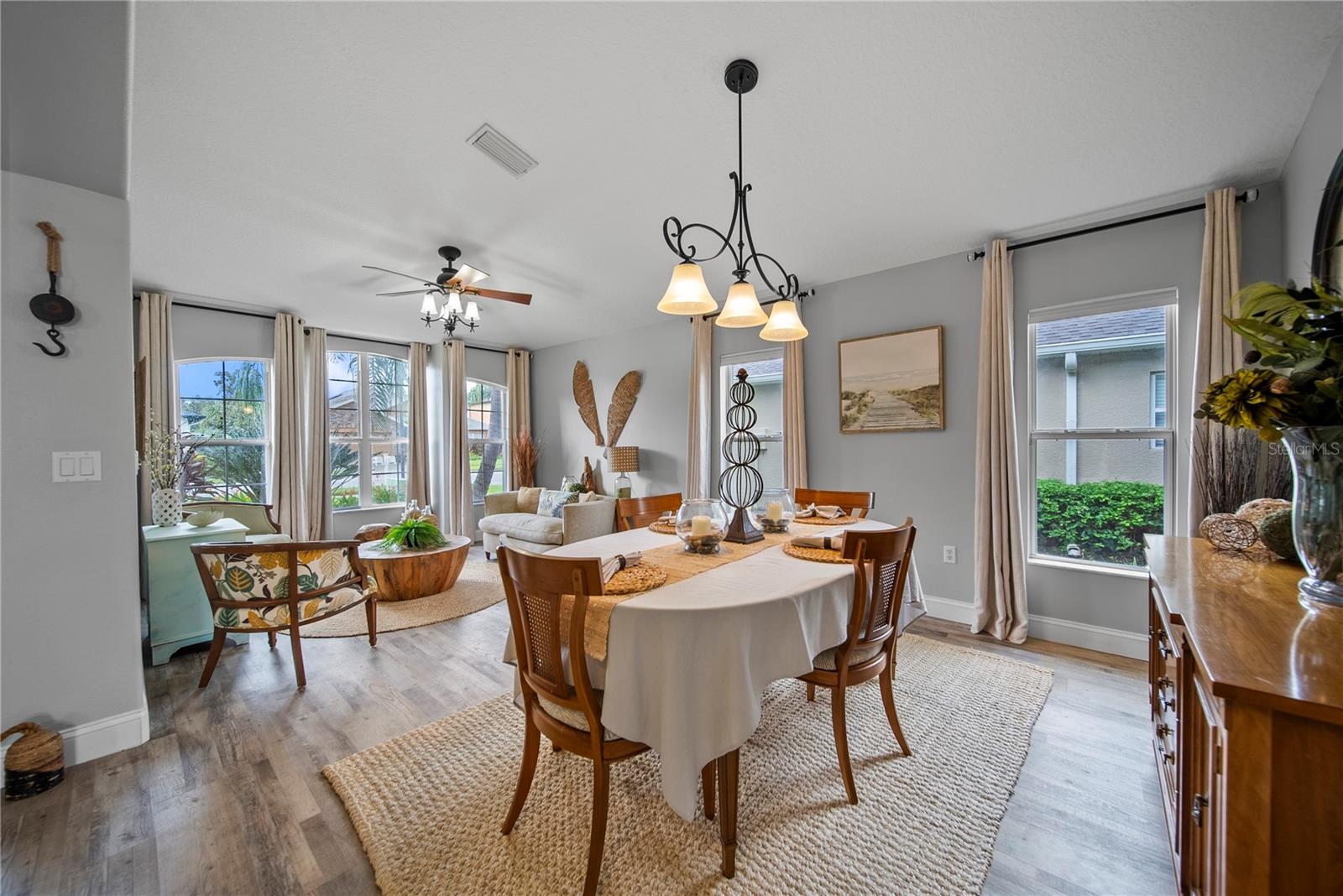 4512 POINTE O WOODS DR