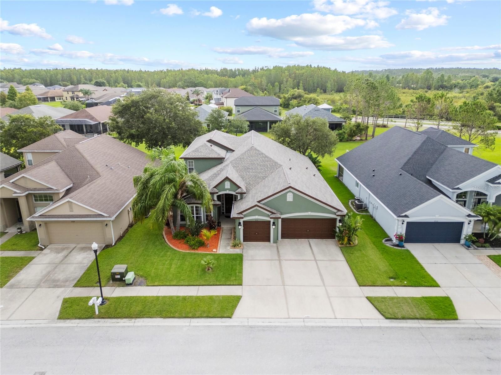 4512 POINTE O WOODS DR