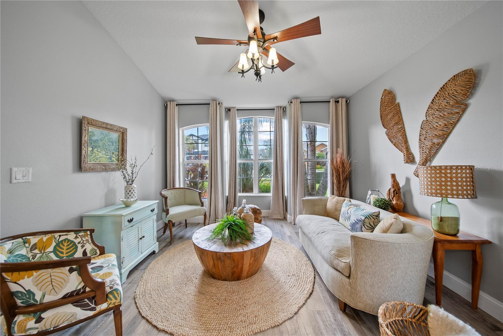 4512 POINTE O WOODS DR