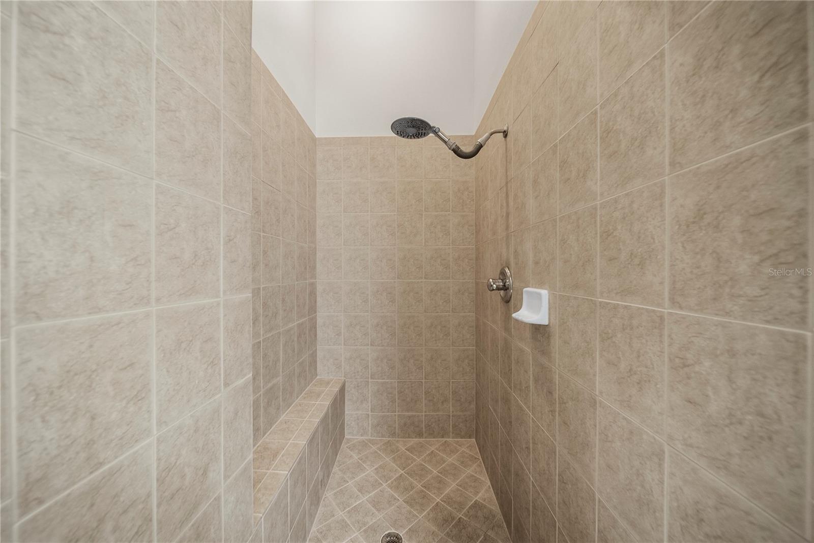 4512 POINTE O WOODS DR