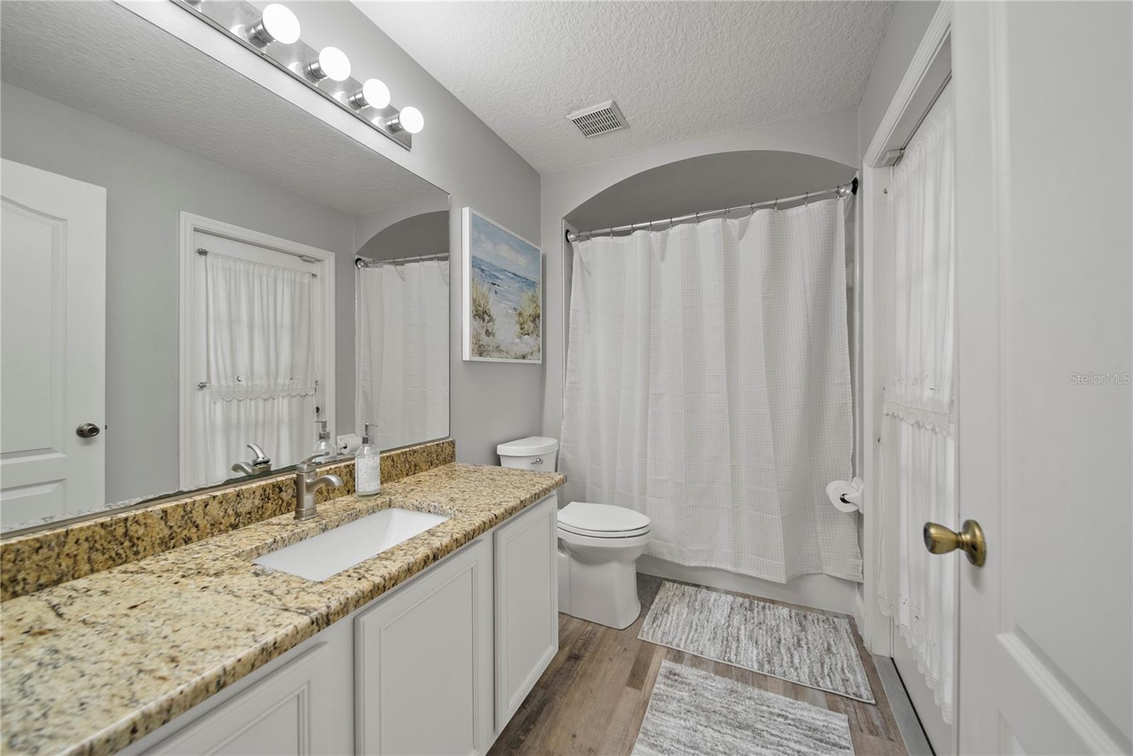 4512 POINTE O WOODS DR