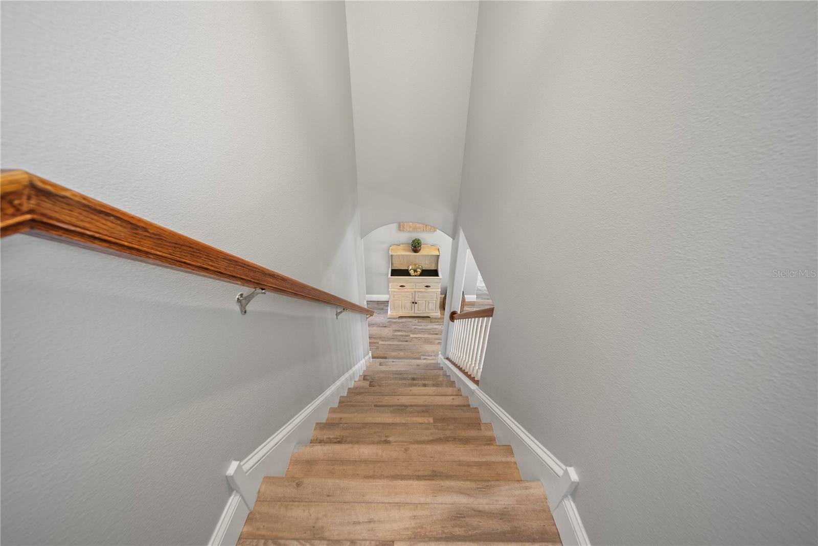 4512 POINTE O WOODS DR