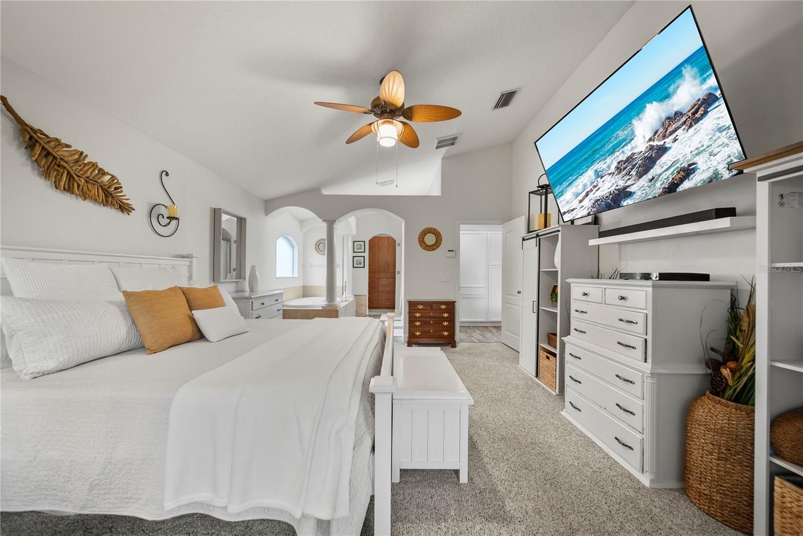 4512 POINTE O WOODS DR