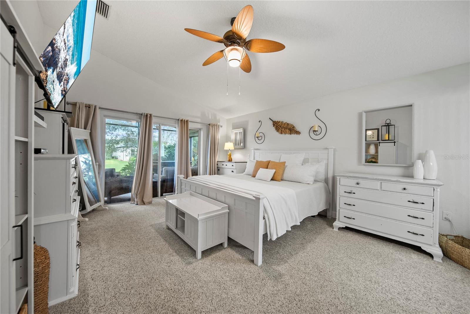 4512 POINTE O WOODS DR