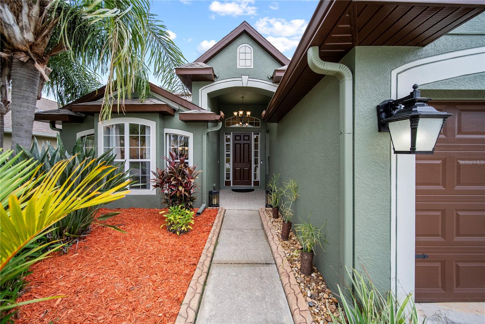 4512 POINTE O WOODS DR