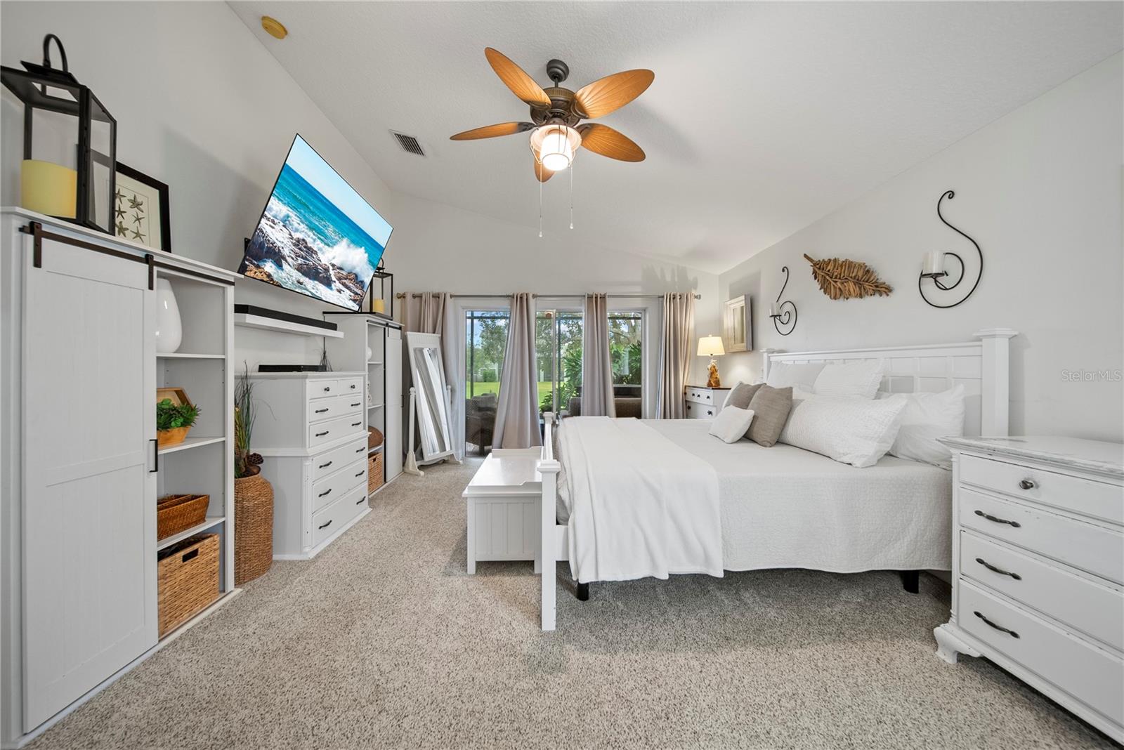 4512 POINTE O WOODS DR