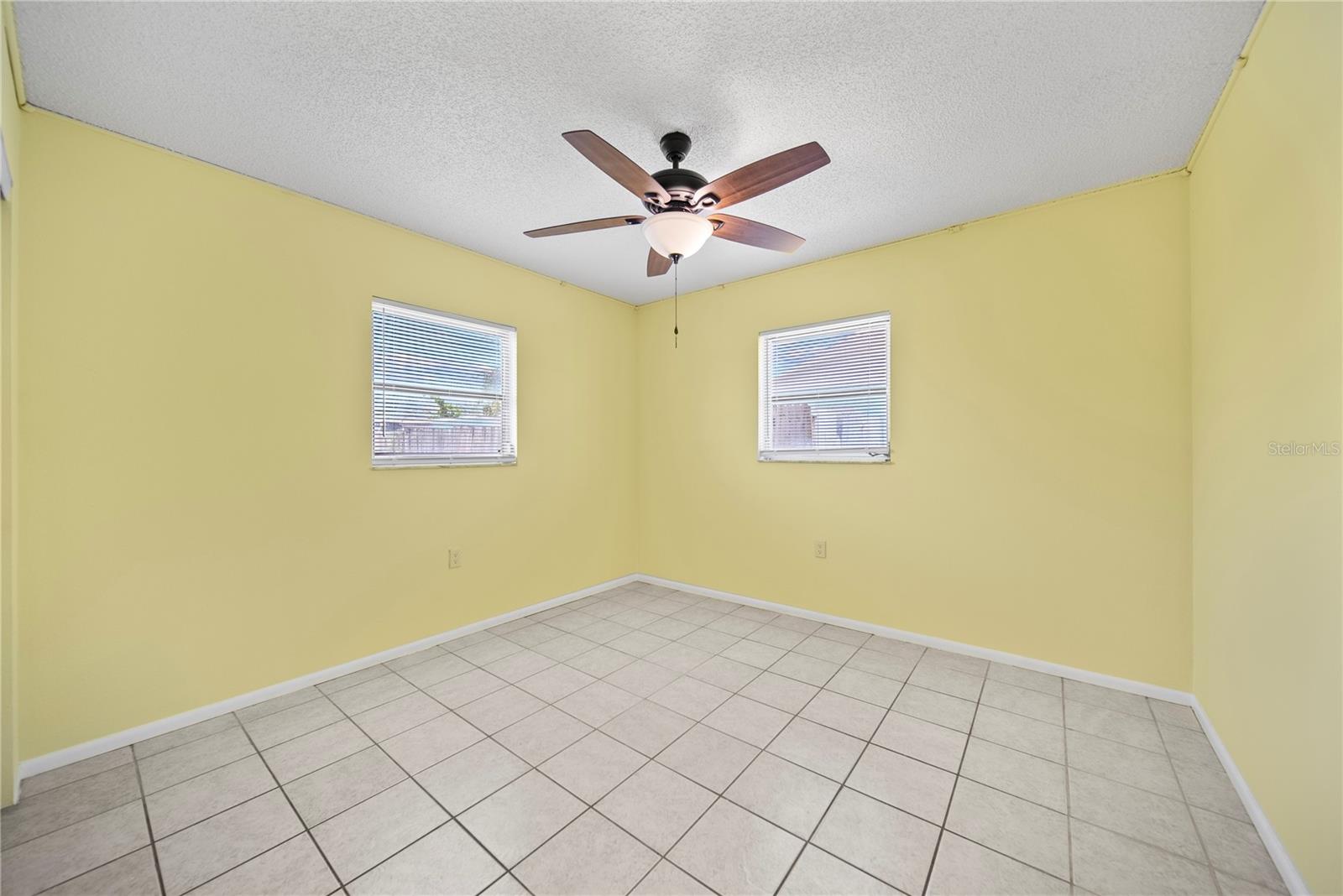 8247 SAYBROOK DR
