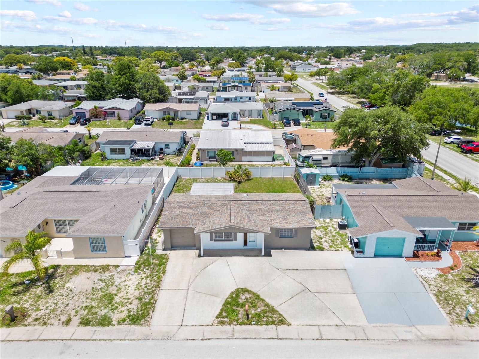 8247 SAYBROOK DR