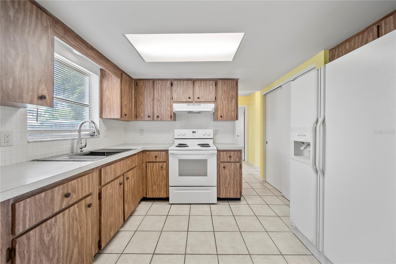 8247 SAYBROOK DR