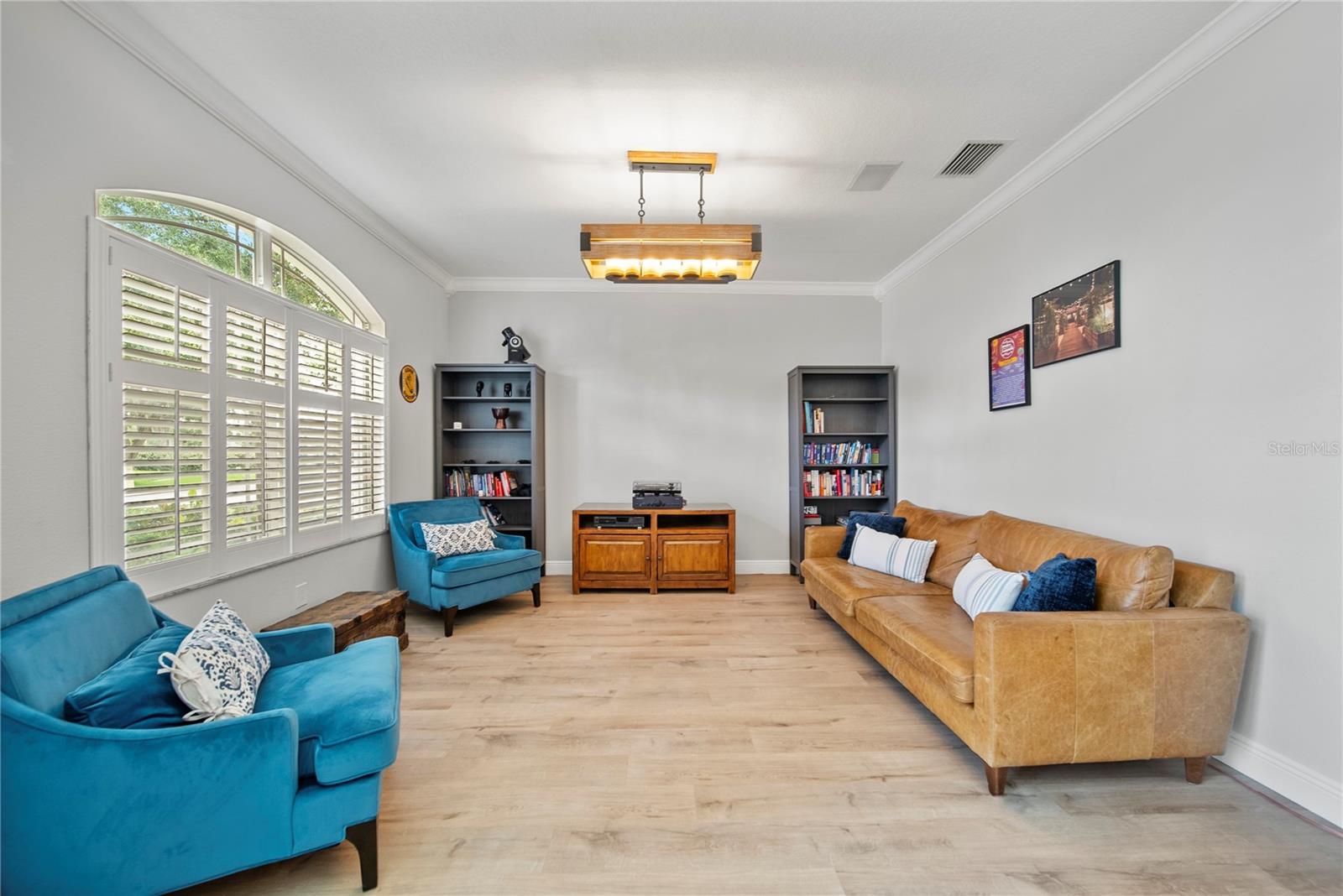 18004 AVALON LN