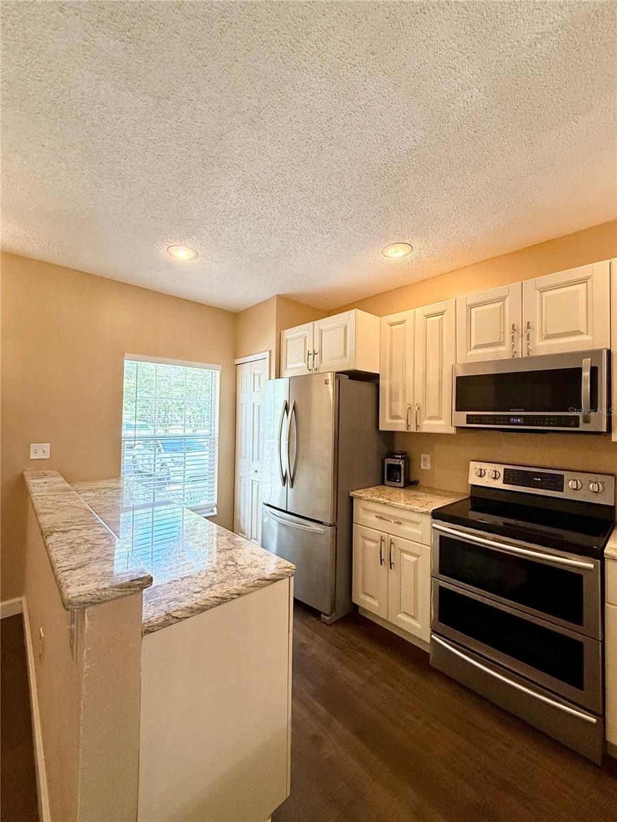 8654 HUNTERS KEY CIR