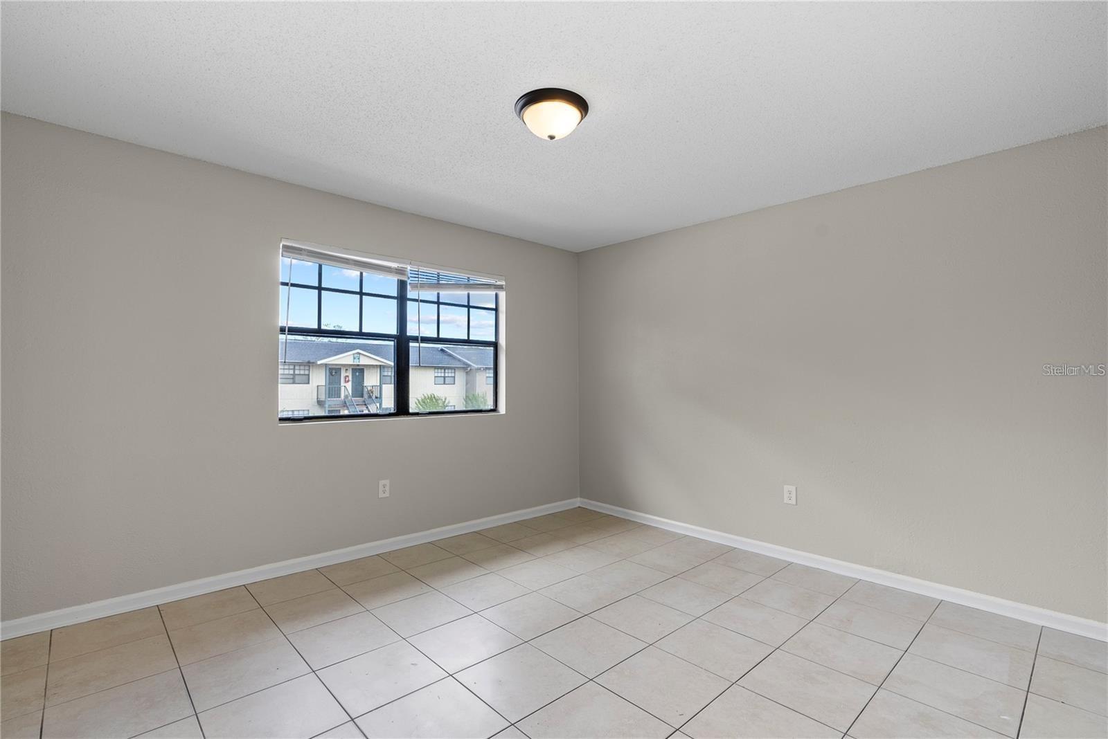 201 PINE VIOLET CT #202