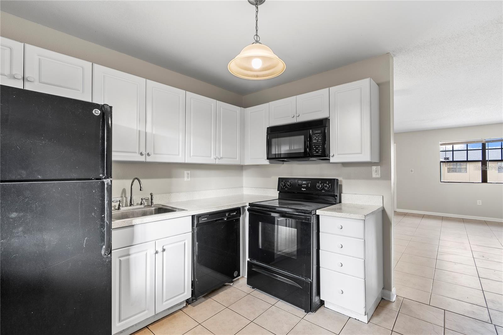 201 PINE VIOLET CT #202