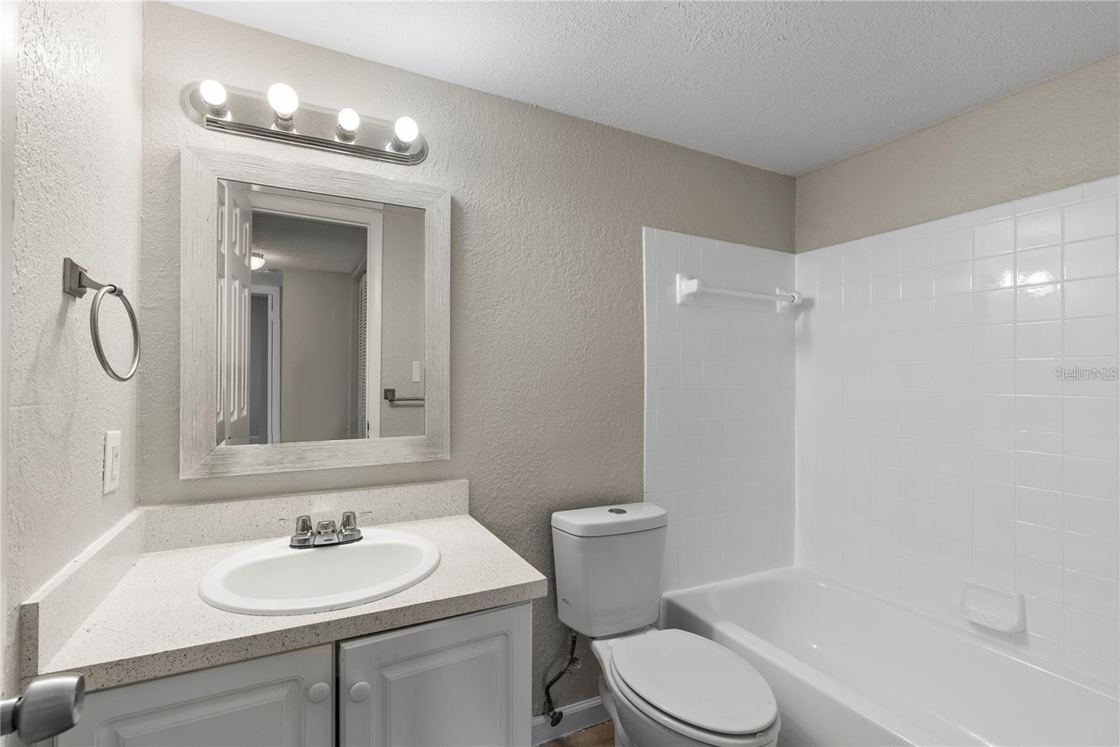 201 PINE VIOLET CT #202